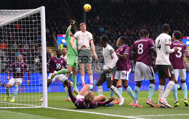 Челси излезе на 2-о място във Висшата лига на Англия след успех при визитата си на Бърнли