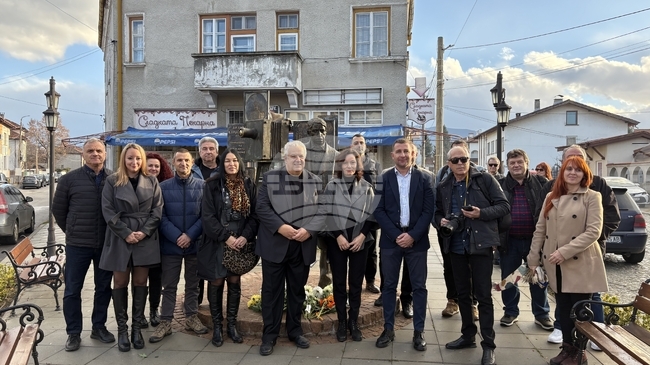 С поднасяне на цветя самоковци почетоха паметта на Анастас Карастоянов