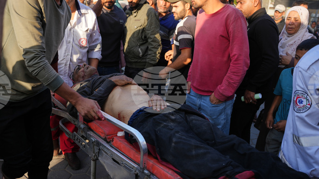 Най-малко четирима души са загинали при израелски въздушен удар по автомобил в град Газа, съобщават медици