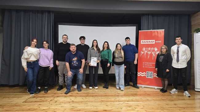 Ученици от Математическата гимназия в Разград са победители в конкурса за създаване на подкаст