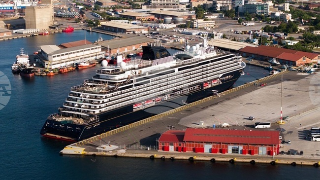 АНА-МПА: Голямото обновление на пристанището в Солун започва с подписан договор за разширяване на кей 6, съобщи пристанищната администрация