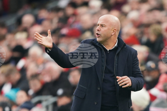 Мениджърът на Ливърпул Арне Слот пое вината за най-тежката домакинска загуба по време на престоя му в клуба