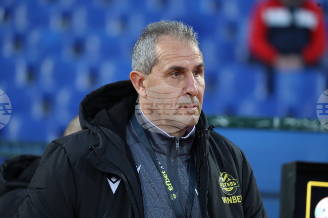 Треньорът на Ботев Пловдив Димитър Димитров изрази претенции към съдийството на мача с ЦСКА