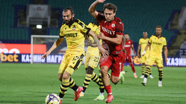 Николай Минков бе избран от феновете на Ботев (Пловдив) за най-добър футболист на „канарчетата“ за 2025 година