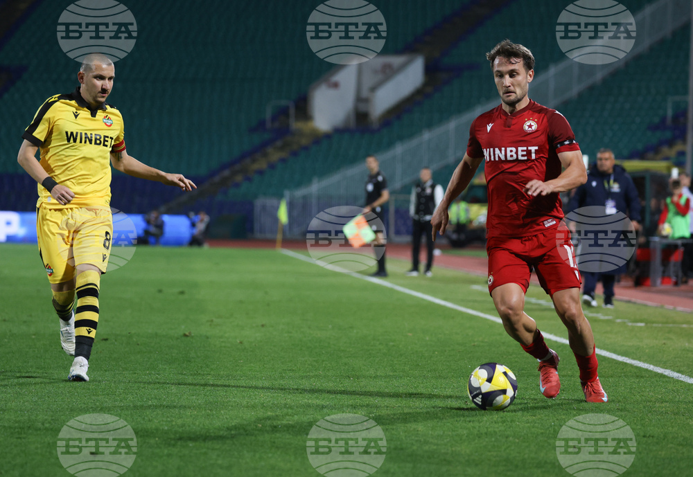 Защитникът на ЦСКА (Сф) Анжело Мартино е бил предложен на Сан Лоренсо, млад еквадорски нападател може да пристигне при „армейците“