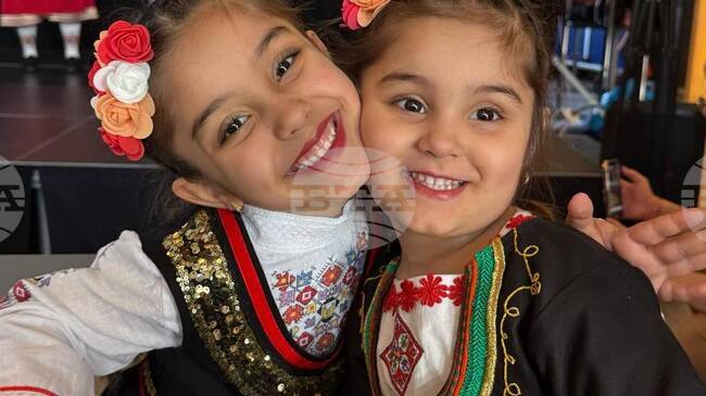 Обичам да танцувам народни танци, защото така се чувствам по-близо до България, каза пред БТА 6-годишната Емили Фират от Копенхаген