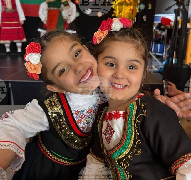 Обичам да танцувам народни танци, защото така се чувствам по-близо до България, каза пред БТА 6-годишната Емили Фират от Копенхаген