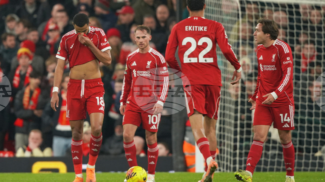 Гарил Невил: "Неприемливо е да паднеш шест пъти в седем мача, когато си в Ливърпул"