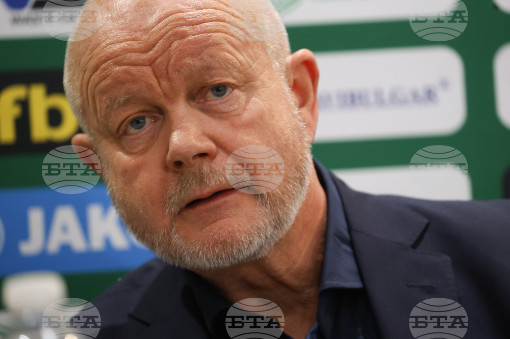 Важното е, че отборът играе добре, но трябва да създаваме повече положения, каза треньорът на Лудогорец Хьогмо