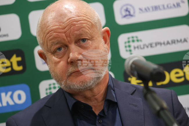 ПАОК има малко по-различен стил от Селта, за нас е важно да опитваме, без страх от грешки, каза треньорът на Лудогорец Хьогмо