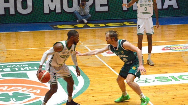 Черно море Тича победи Берое след продължение в среща от Националната баскетболна лига