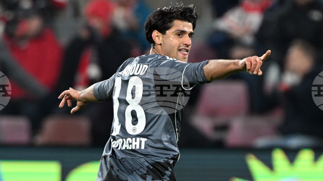 Халфът Махмуд Дау ще напусне тима на Айнтрахт Франкфурт през лятото