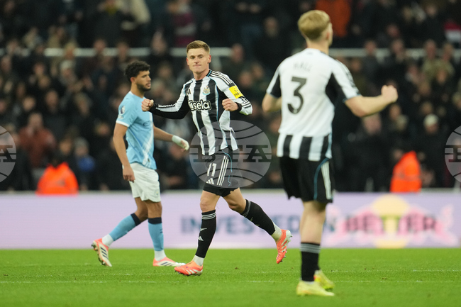 С два гола на Харви Барнс Нюкасъл измъкна точките от Манчестър Сити в среща от английската Висша лига