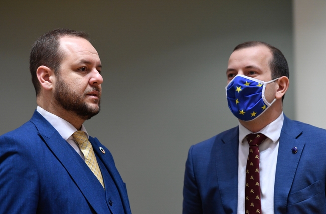 Министър Борислав Сандов от Брюксел: Зелената сделка не е проблем, а решение