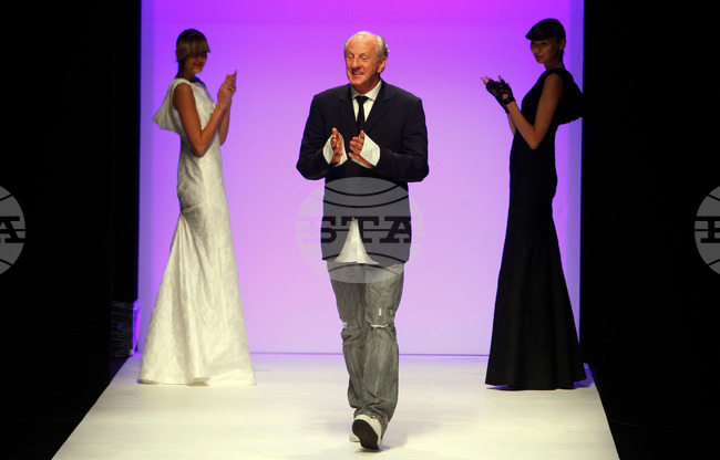 Лондонската седмица на модата ще отдаде почит към един от най-емблематичните си дизайнери, обличал принцеса Даяна