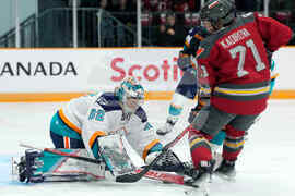 PWHL Sirens Charge Hockey