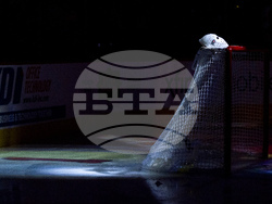 CORRECTION Devils Flyers Hockey