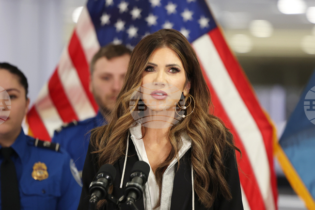 Афганистанецът, стрелял по двама американски военни, вероятно се е радикализирал в САЩ, каза министърката на вътрешната сигурност