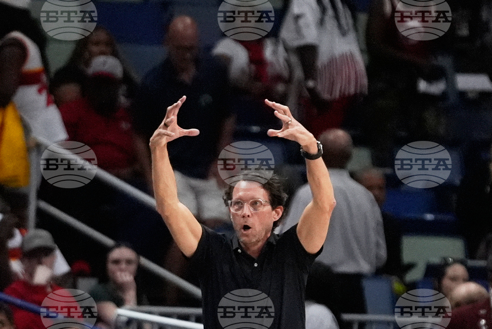 Hawks Pelicans Basketball