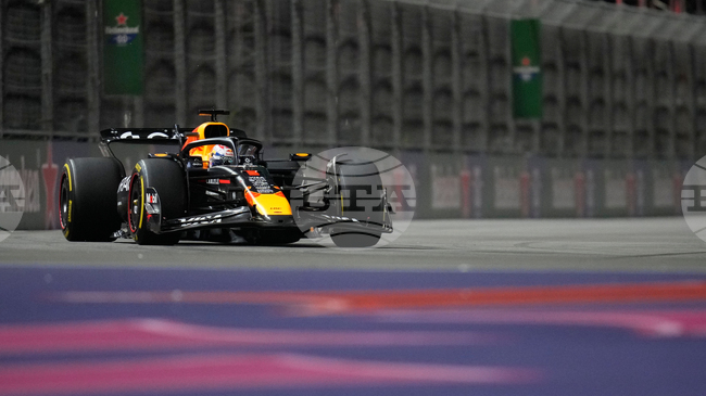 Макс Ферстапен спечели състезанието за Голямата награда на Лас Вегас и запази шансове за пета поредна световна титла