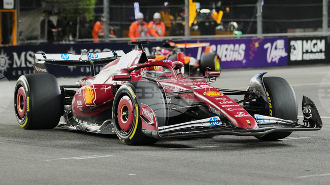 Пилотът на Ферари Шарл Льоклер може да премине в Астън Мартин 