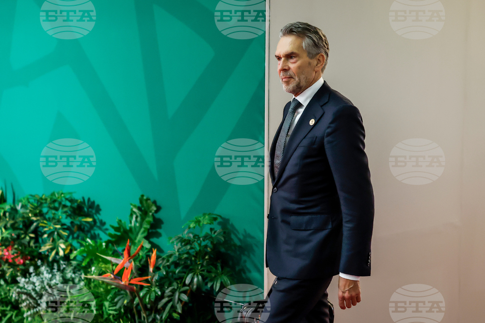 АНП: Нидерландският премиер Дик Схоф констатира, че крайният срок Украйна да приеме мирното споразумение в четвъртък е отменен