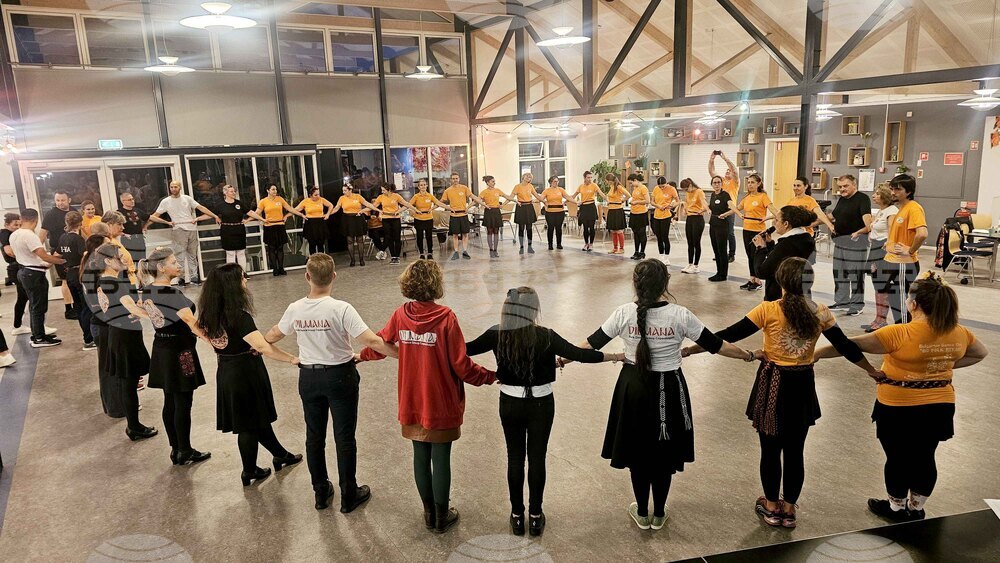 Дания - „Онлайн каталог с български хорà и танци“ - форум