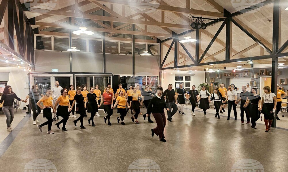 Дания - „Онлайн каталог с български хорà и танци“ - форум