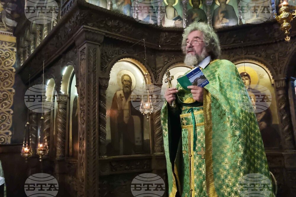 Търговище - храм „Св. Йоан Рилски” - неделна служба