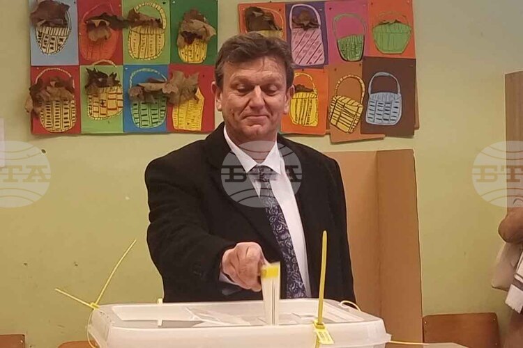 Leading Candidates for President of Republika Srpska Cast Their Ballots in Banja Luka