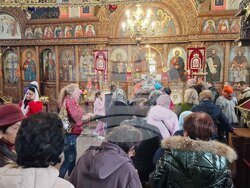 Шумен - храм „Свети три светители" - литургия