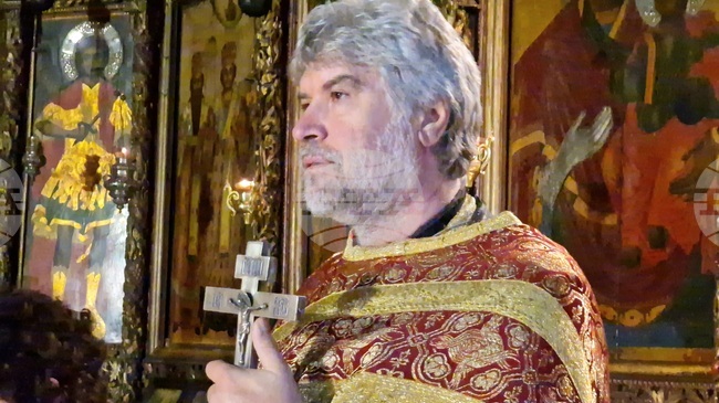 В живота трябва да намерим баланс - колко да се трудим за себе си и колко да богатеем в Бога, каза отец Славчо в търновския храм „Св. Никола“