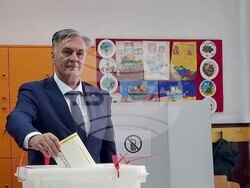 Босна и Херцеговина - Република Сръбска - предсрочни президентски избори - Синиша Каран