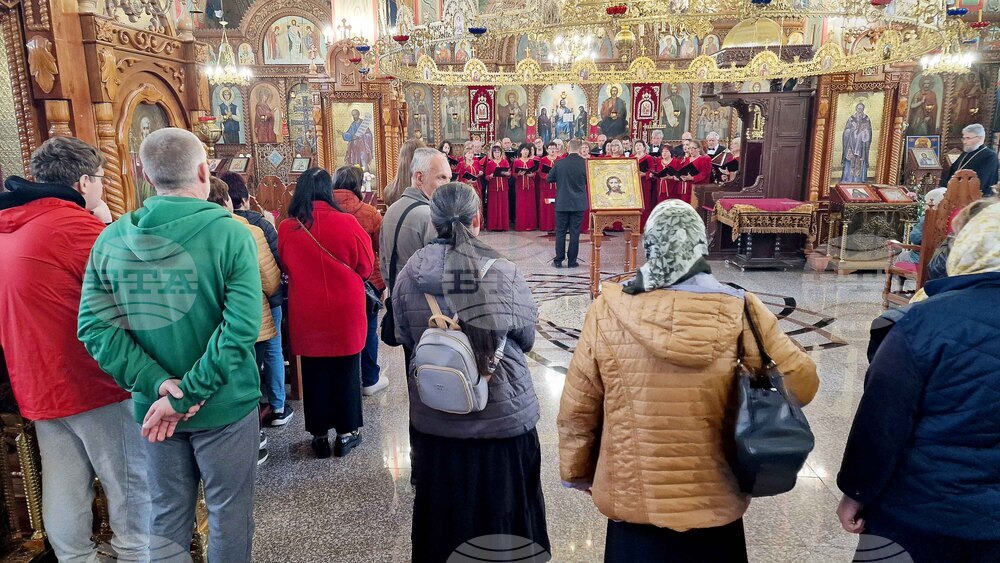 Шумен - „Православни песнопения" - концерт