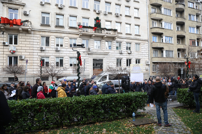Protesters Opposing Parking Zone Changes Temporarily Block Traffic Outside Sofia City Hall