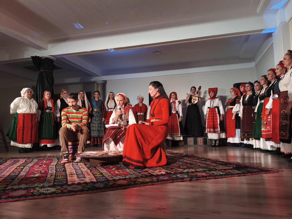 Ансамбъл „Шевица“ представи първия си албум с народни песни „Сприя“