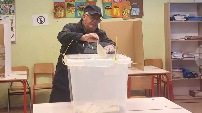 Приключи гласуването на предсрочните президентски избори в босненската Република Сръбска