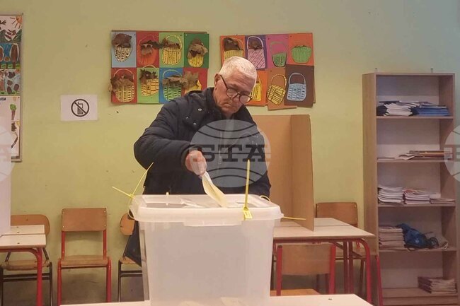 Избирателната активност на президентските избори в босненската Република Сръбска е 9,76 процента към 11:00 ч.