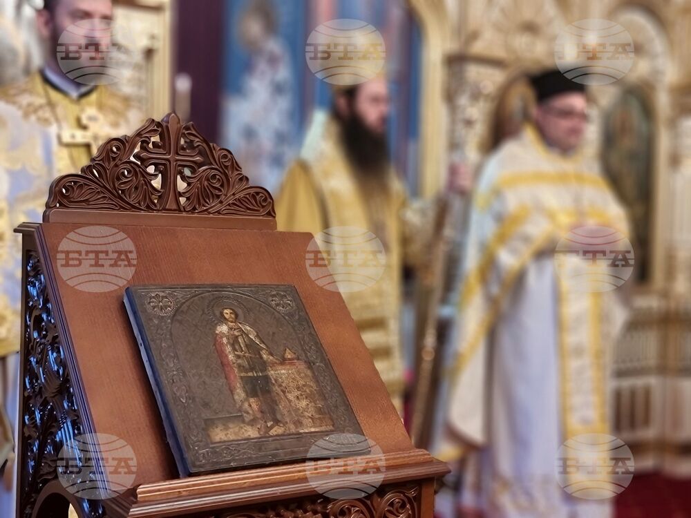 Ямбол - храм „Св. Александър Невски” - литургия