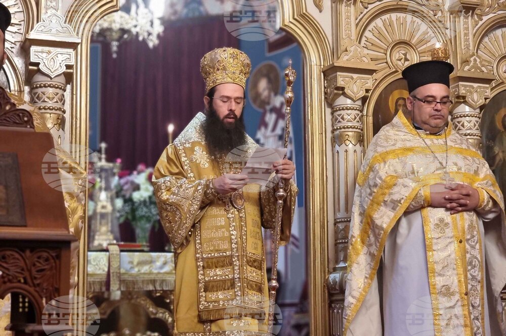 Ямбол - храм „Св. Александър Невски” - литургия