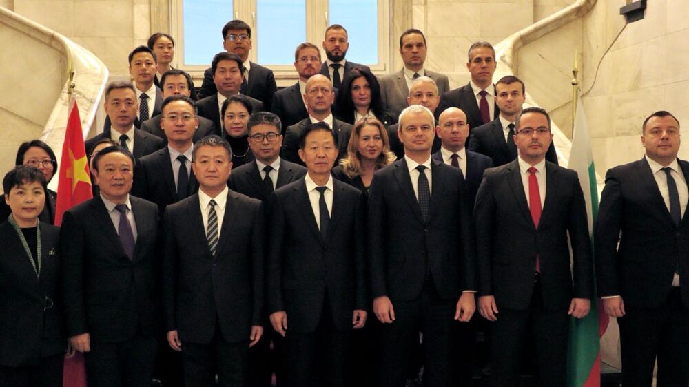 Днес се проведе среща между делегациите на “Възраждане” и на Китайската народна република