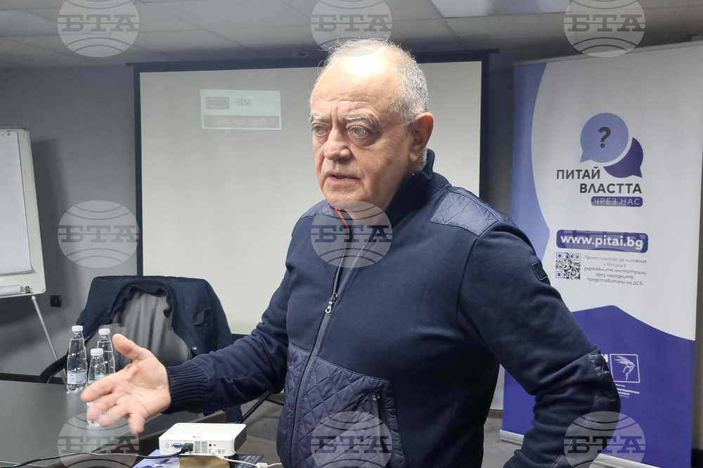 В състояние на фасадна демокрация сме, каза в Търговище председателят на “Демократи за силна България” Атанас Атанасов