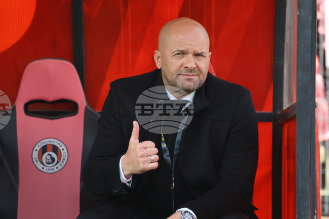 „Създадохме 3-4 голови положения срещу Лудогорец, ще търсим точки в следващите мачове“, обясни новият треньор на Септември (Сф) Славко Матич