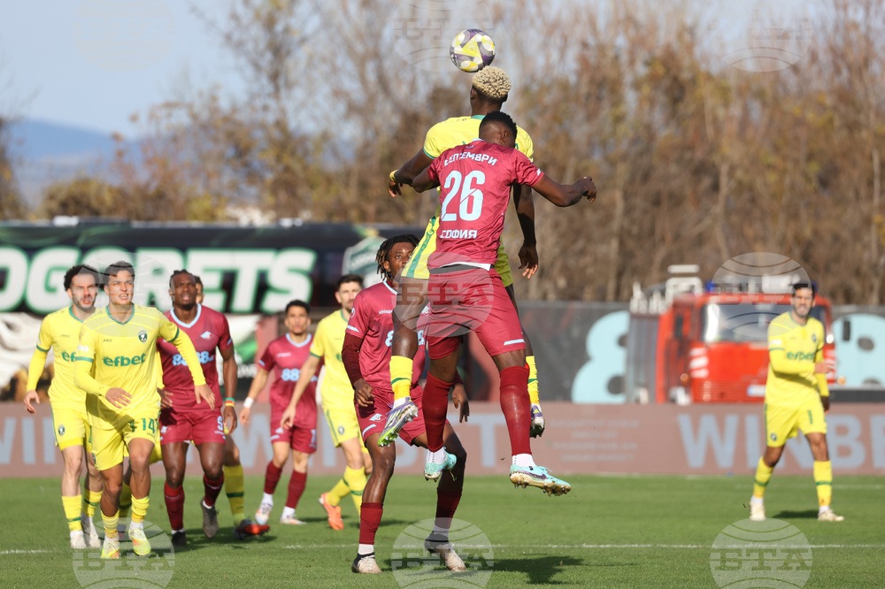 Новият старши треньор на Лудогорец (Рз) Пер-Матиас Хьогмо започна периода си с победа над Септември