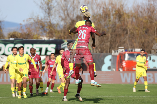 Дано започнем да побеждаваме, надява се треньорът на Септември София Младен Стоев