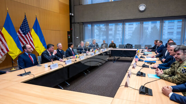 Приключи вторият кръг от преговорите за Украйна в Абу Даби с посредничеството на САЩ, съобщиха световните агенции