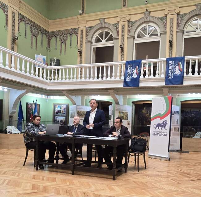 Консервативна България преизбра Борис Ячев и продължава в Синя България