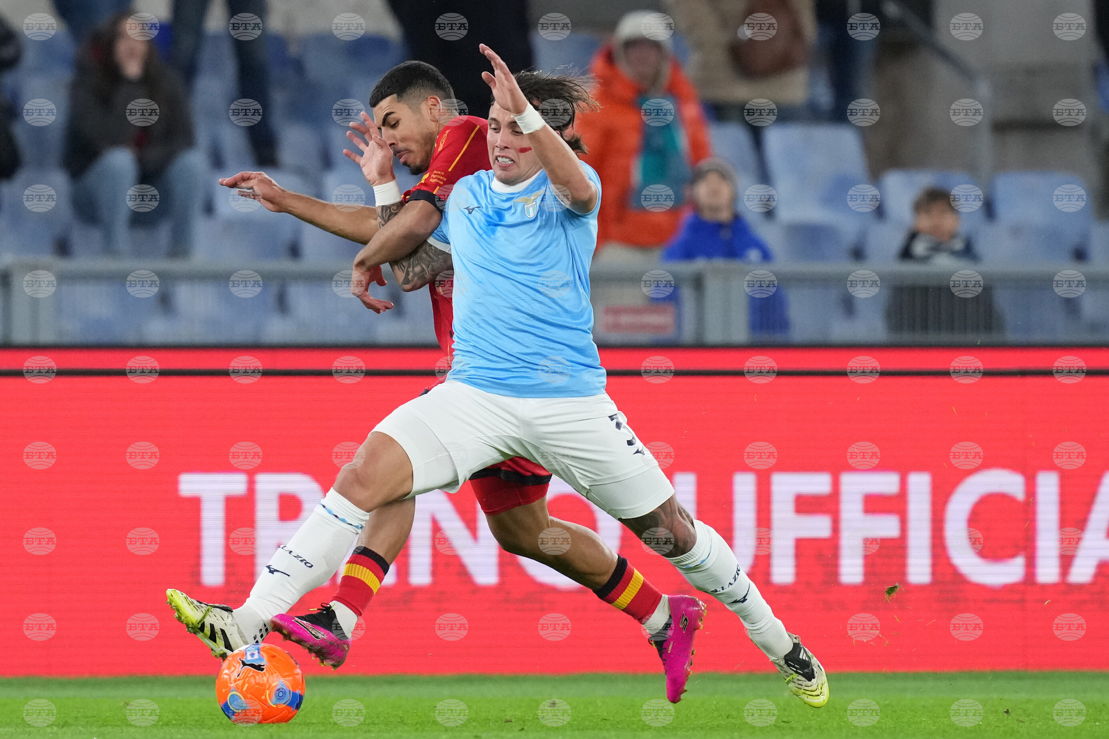 Матео Гендузи и Тиджани Нослин подпечатаха точките за Лацио срещу Лече с голове във всяко полувреме