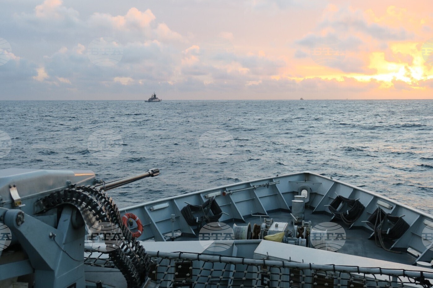 Британският флот е прихванал руска корвета и танкер в Ламанша