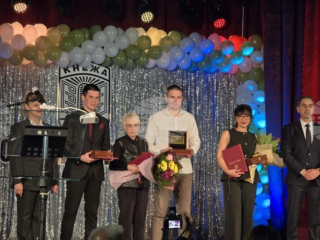 В Кнежа отбелязаха 82 години от обявяването на населеното място за град